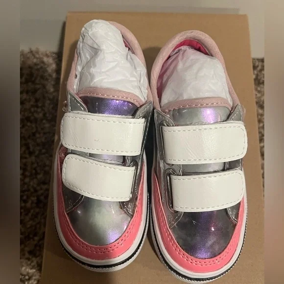 STEVE MADDEN NWT T BEAT KIDS SHOE (Multiple sizes) - Picture 5 of 8